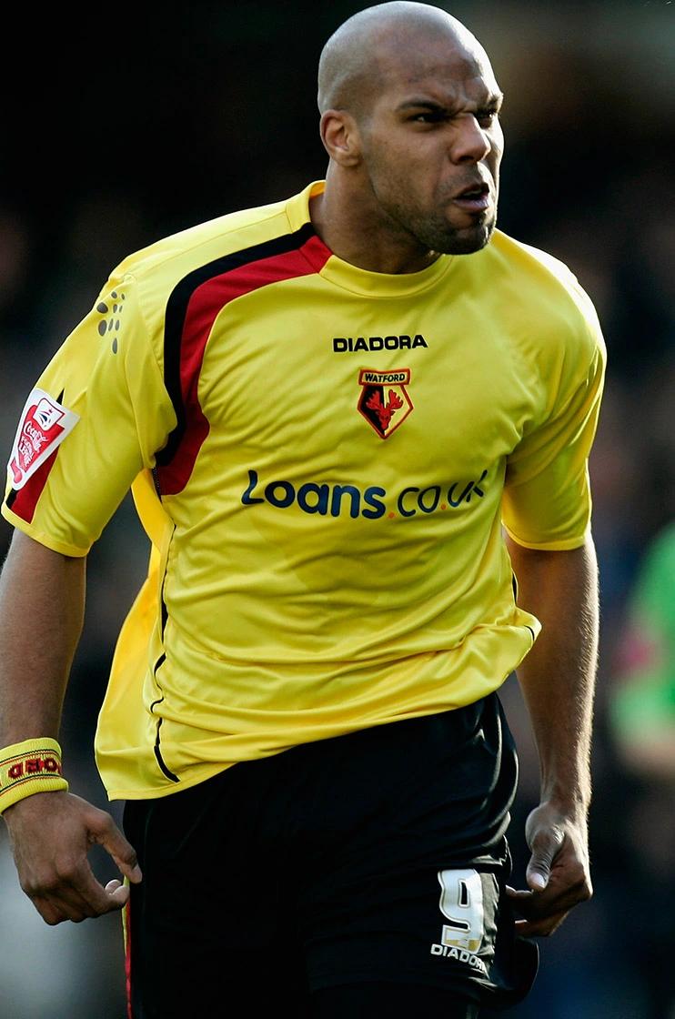 场外疯狂犯罪数度入狱,劣迹斑斑的英超球星出狱后远遁非洲