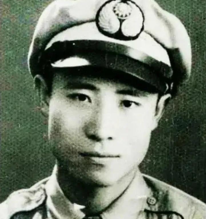 48年一国军军官被下令枪决，行刑前他拒绝下跪，高呼：毛主席万岁