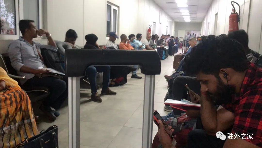 驻外囧途：我在非洲护照被扣、错失工作，被迫滞留的两个月
