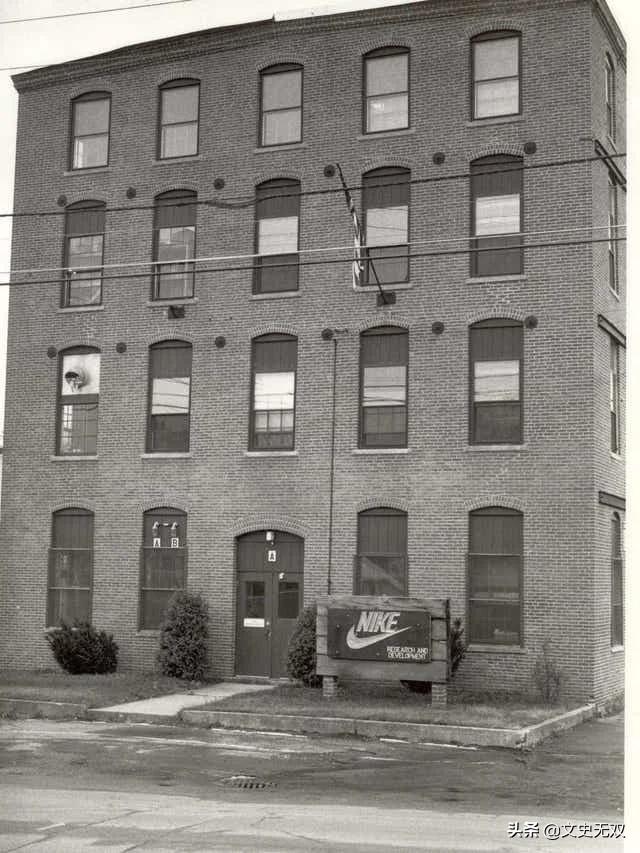 耐克一夜蒸发多少钱,耐克一夜吸金5个亿