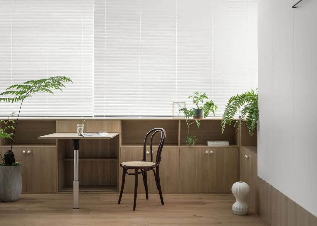 这对夫妻很有眼光，坚持在客厅加张床，实用性只增不减，晒晒