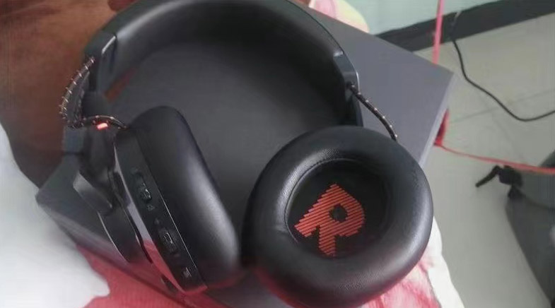 半入耳式真无线蓝牙耳机推荐jbl,jbl真无线入耳运动耳机