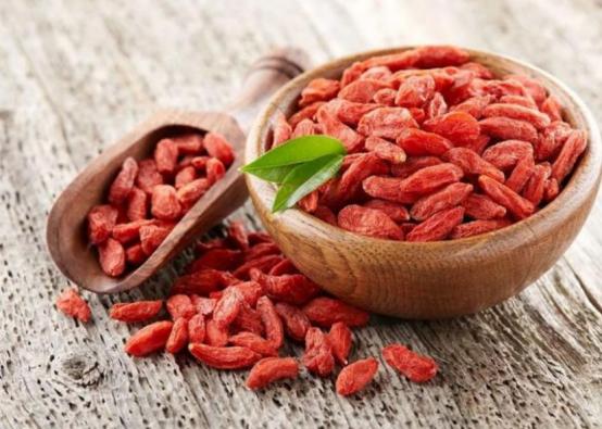 男人四十如何不油腻,40岁的男人吃什么最健康