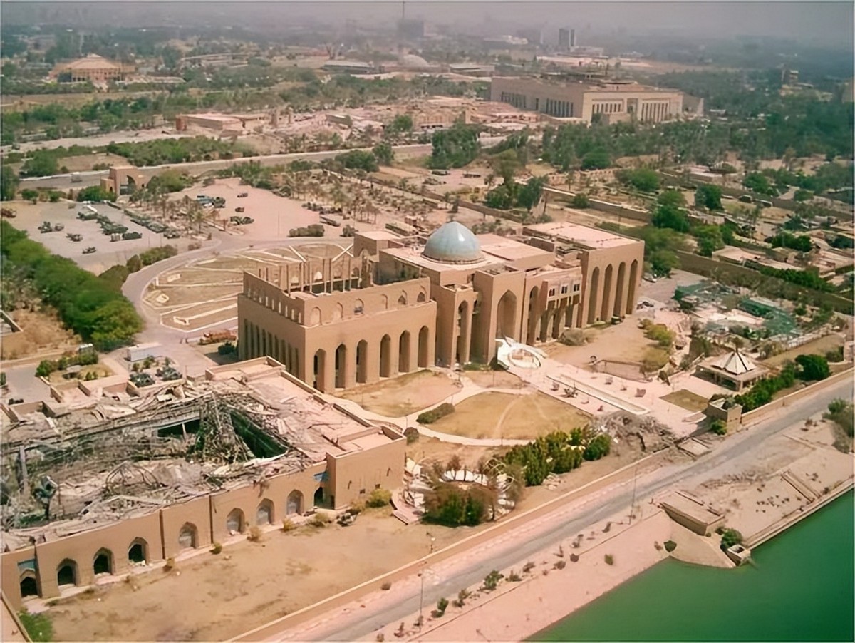 中国人在伊拉克开餐馆，一年赚了300万，美国大兵开直升机来买酒