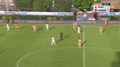 以老友之情重聚江湖，空气里却是硝烟的味道