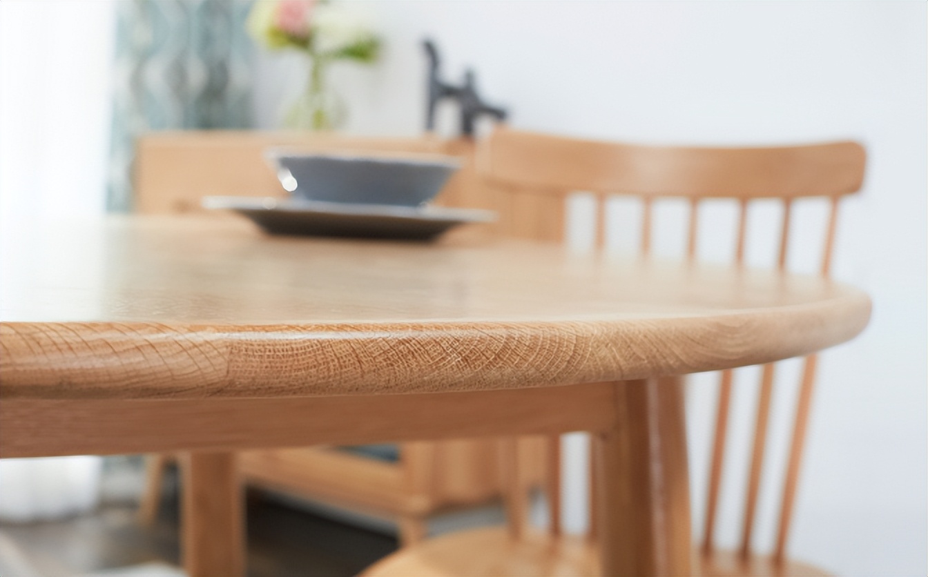 小户型用圆形餐桌还是方形桌,方形餐桌和长方形餐桌哪个更实用