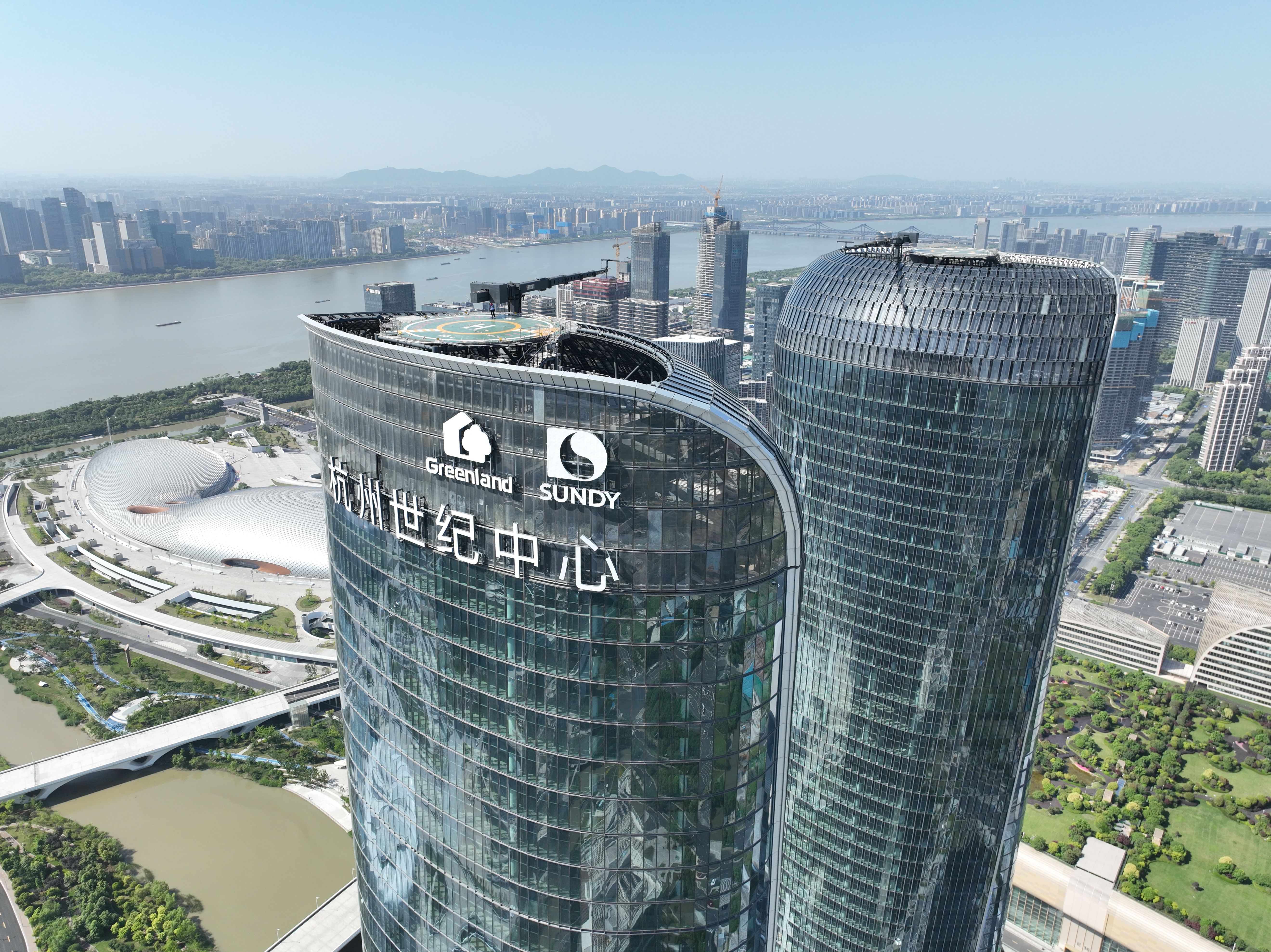 玻璃幕墙广告字安装全过程,广州幕墙广告字定制安装