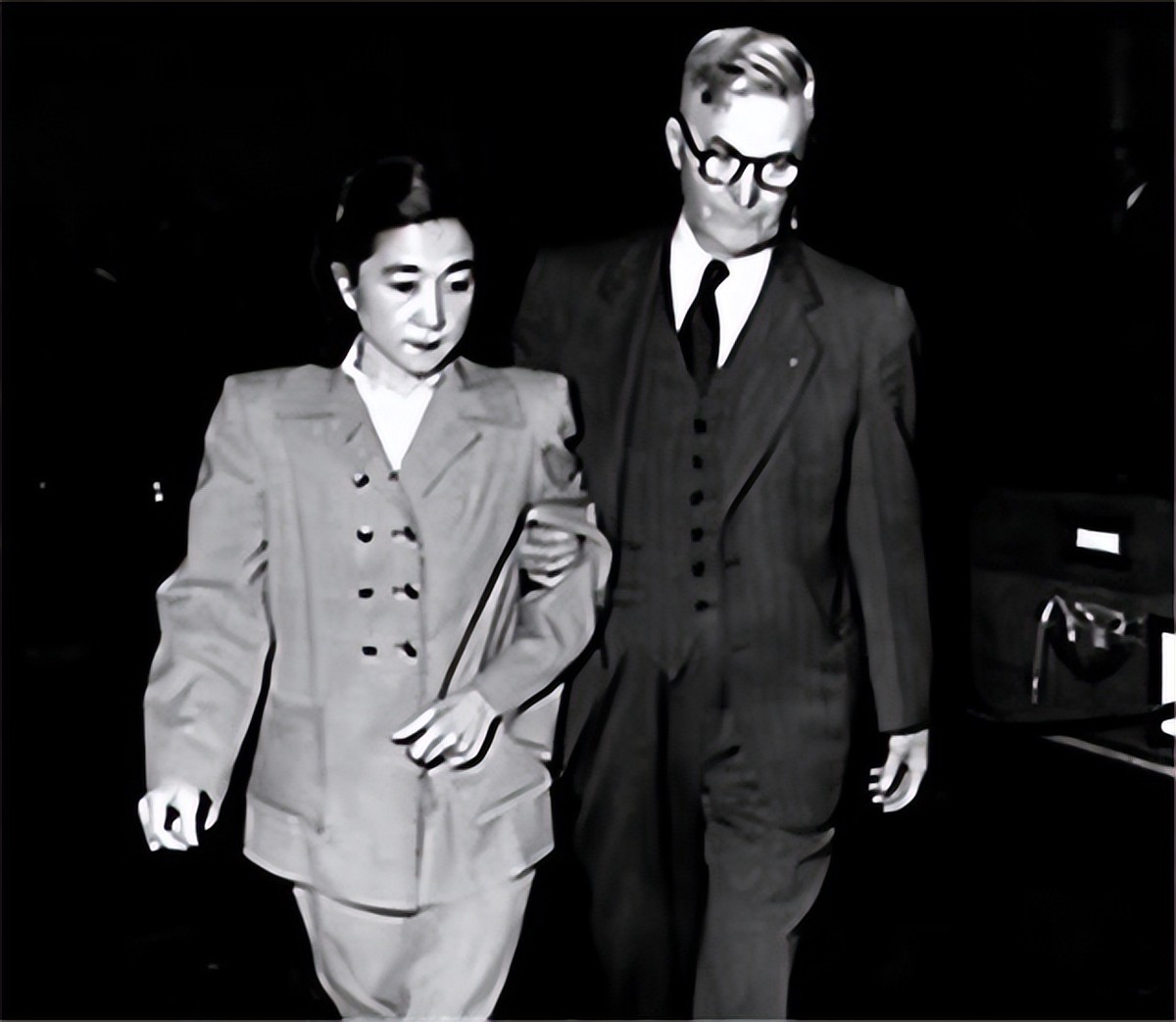 太平洋妖妇：那个让无数美国大兵神魂颠倒的女人