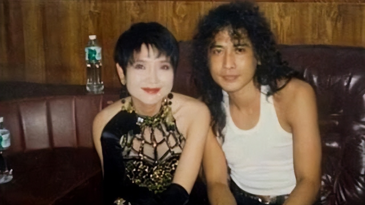 因男友与毛宁发生冲突，她成为了内地第一位被封杀的女艺人