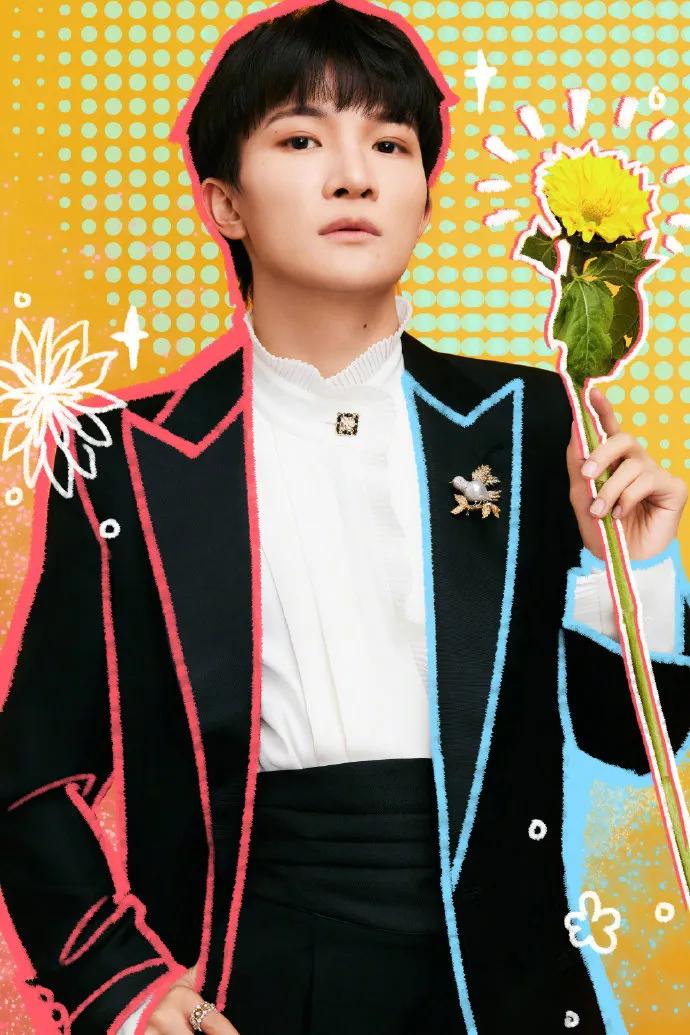 周深微博之夜升降台,周深微博里的四宫格照片