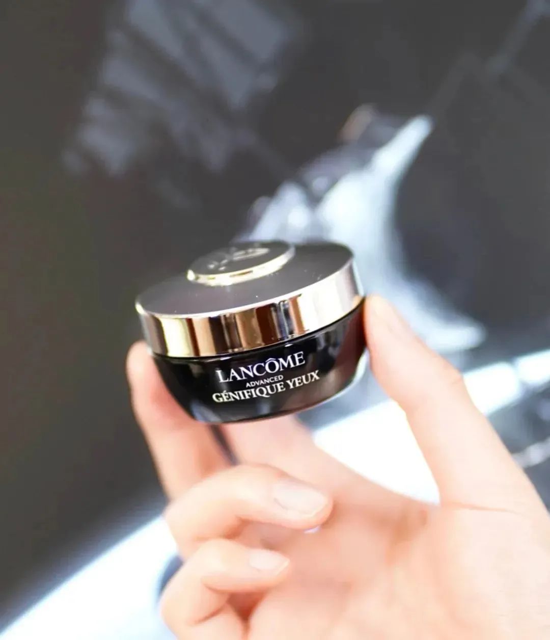 新款兰蔻小黑瓶眼霜里面有细闪吗,兰蔻菁纯淡纹黑眼圈眼霜