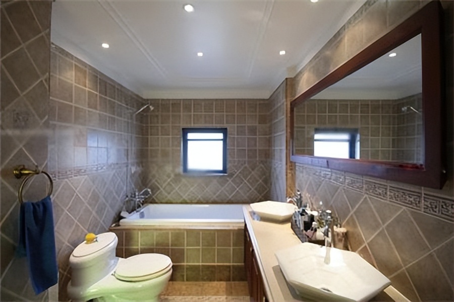 卫生间墙壁漏水怎么办防水补漏,卫生间的防水漏水的处理方法