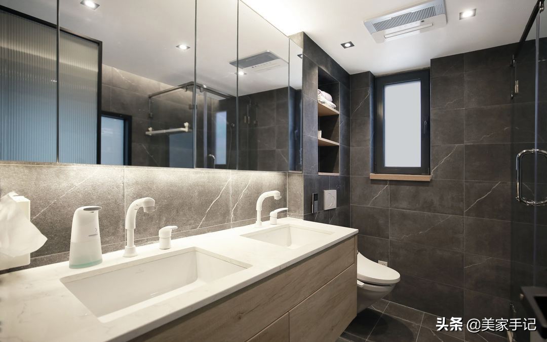 全屋都打柜子效果图,90平米极简装修打满柜子