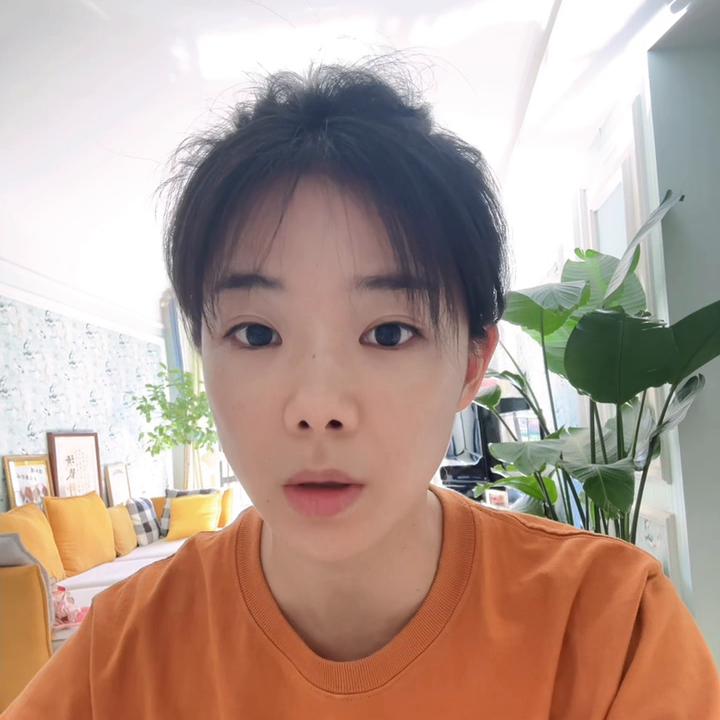 住酒店被偷拍被敲诈勒索怎么办,住酒店被偷拍敲诈酒店要负责任吗