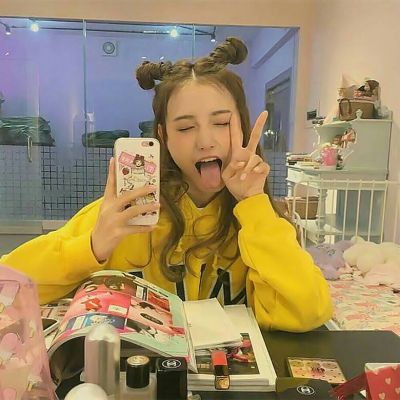 2023年非主流女生头像唯美,未来可期的唯美图片女生头像