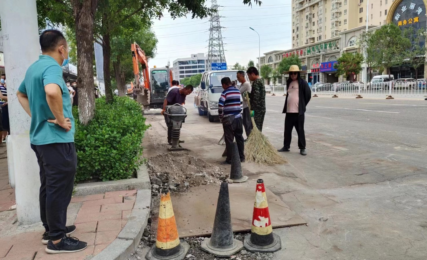 我为群众办实事排查河道疏通情况,我为群众办实事之消除路面隐患