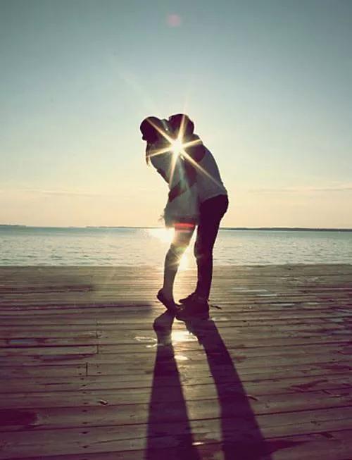 金牛男跟狮子女相处一年了,金牛男遇到狮子女会怎么样