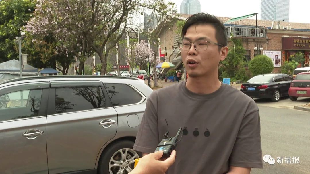 小车失控撞上隔离栏车内图片,小车失控撞上隔离栏女子原图