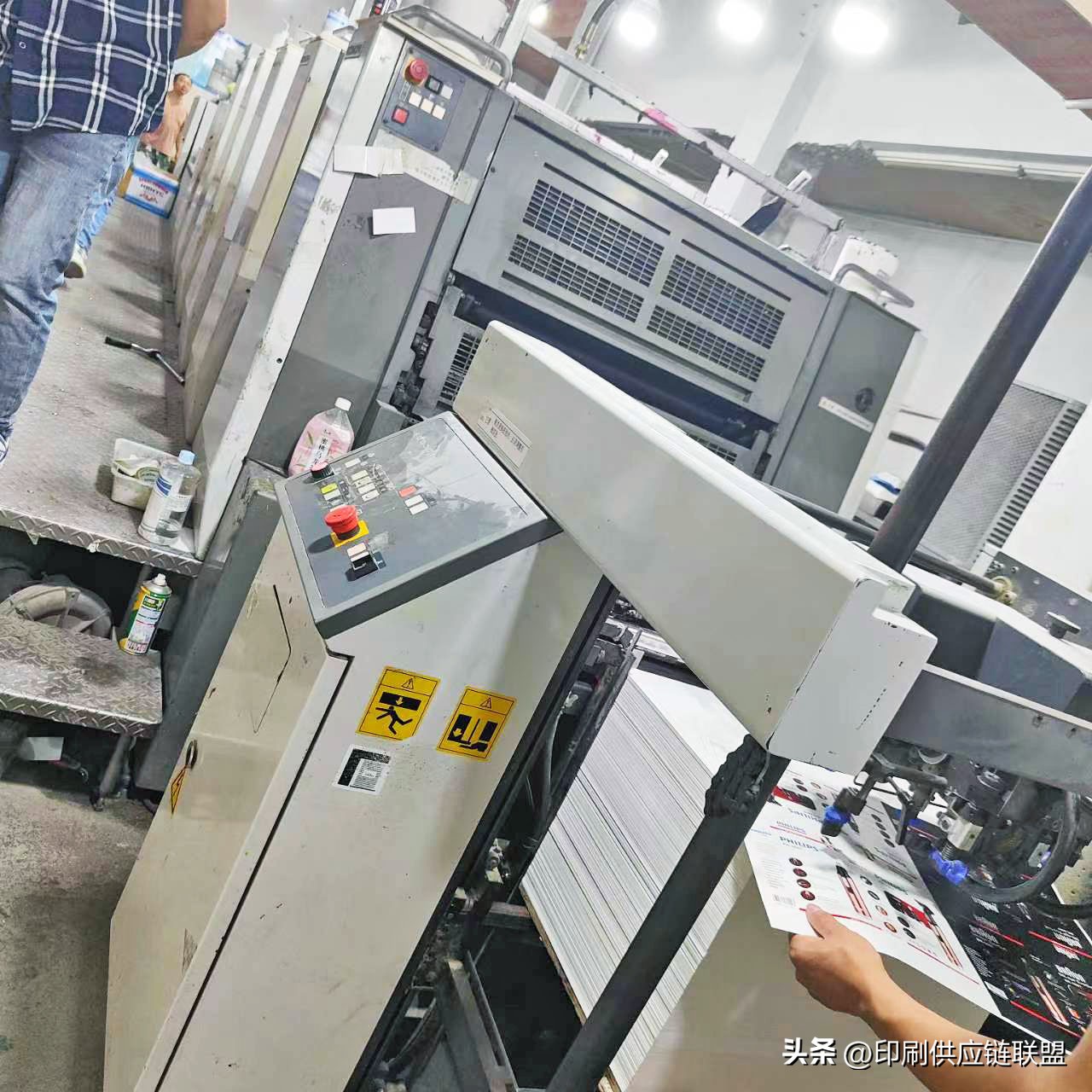 2008年小森LS529+LX四开五色+过油高配二手印刷机适合印什么产品