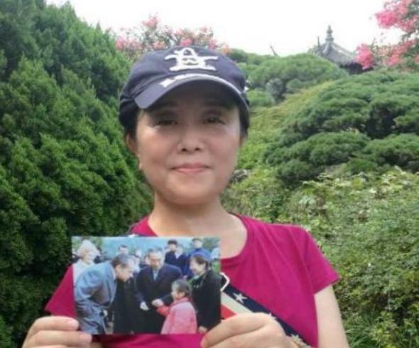 1972年，那个和周恩来“偶遇”的杭州小女孩，后来怎么样了？