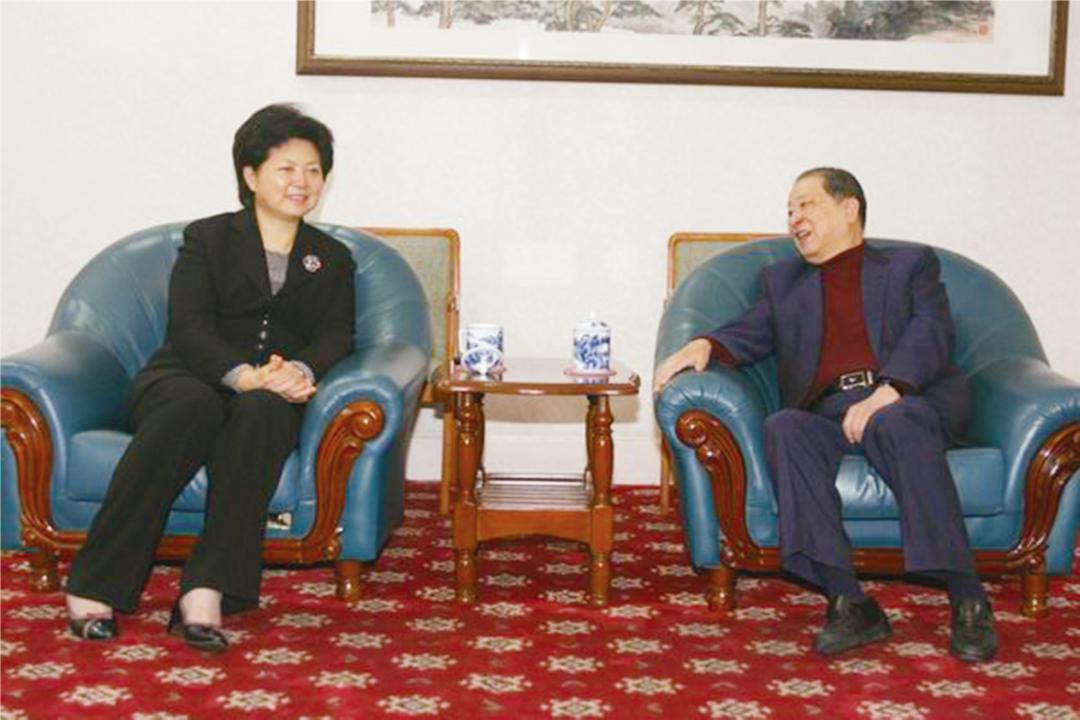 「深切缅怀」胡法光学长：“爱国荣校”的实业家