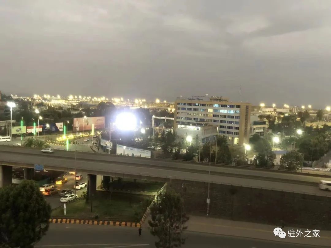 驻外囧途：我在非洲护照被扣、错失工作，被迫滞留的两个月