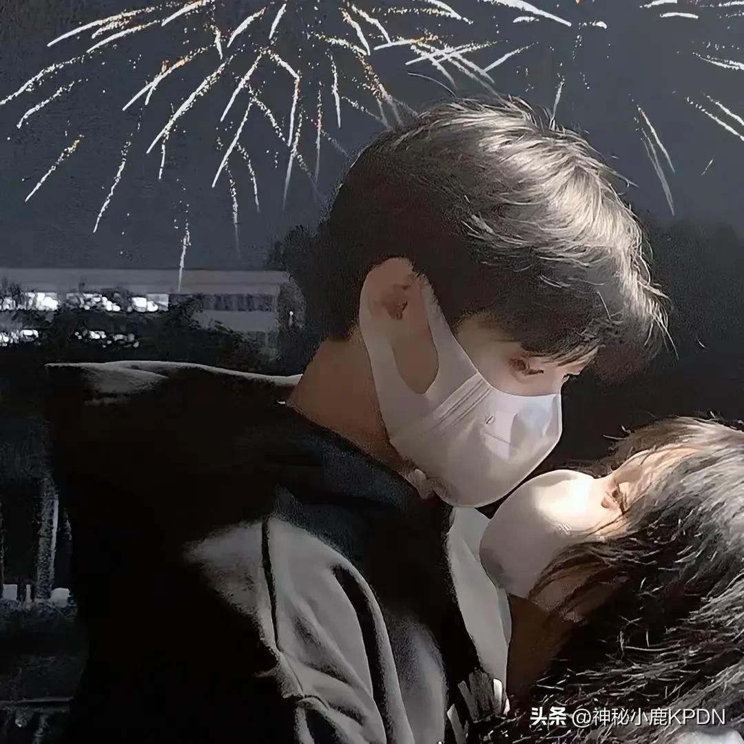 情侣头像全屏超甜超a,情侣头像超甜的动漫头像