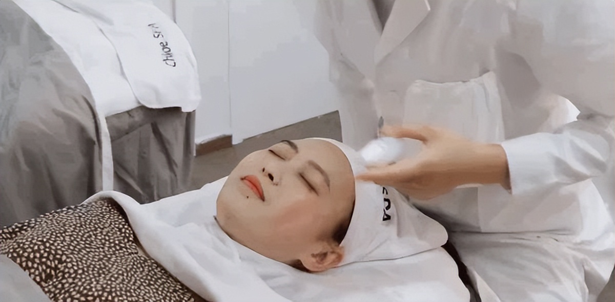 鼻子黑头感觉脏脏的,草莓黑头怎么去除最有效