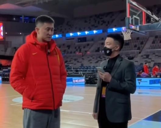 男篮赵睿新闻发布会,周琦赵睿艾伦