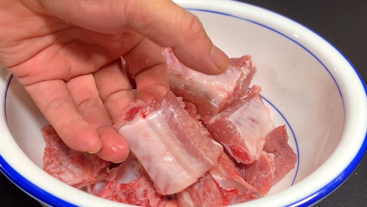 冬天，多给家人吃这“碱性菜”，隔三岔五吃一次，头发黑，牙齿好