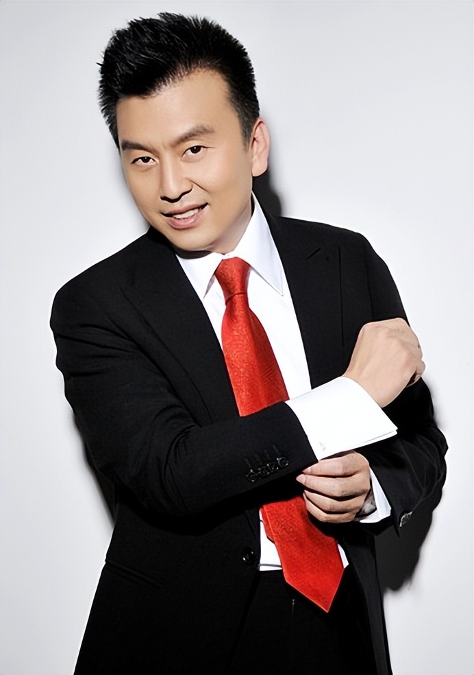 央视名嘴张泽群母亲瘫痪,张泽群母亲去世