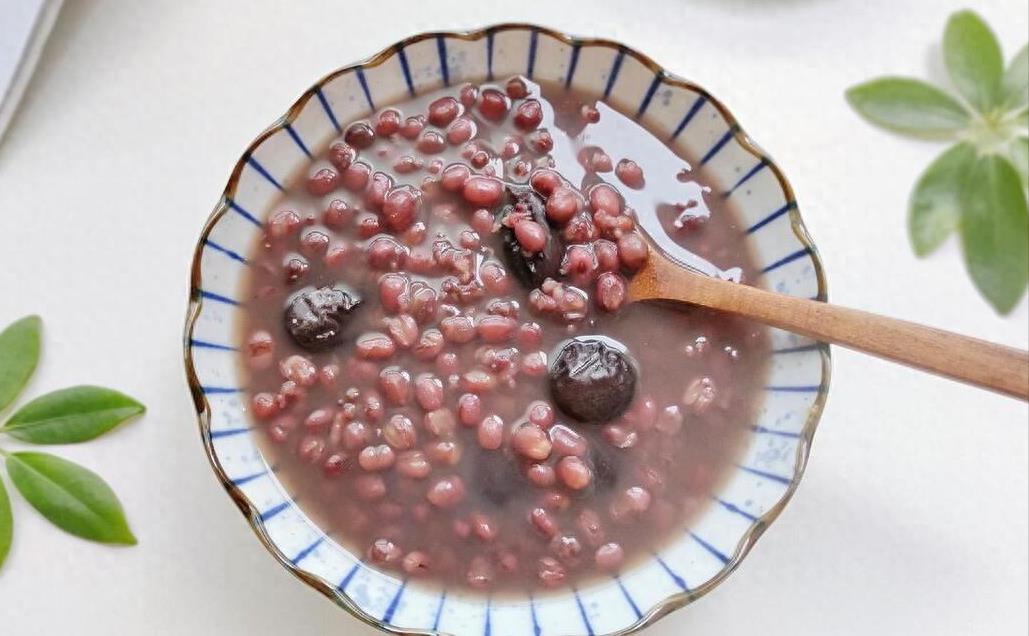 红豆不浸泡情况用高压锅压几分钟,用高压锅煮红豆沙需要提前泡红豆