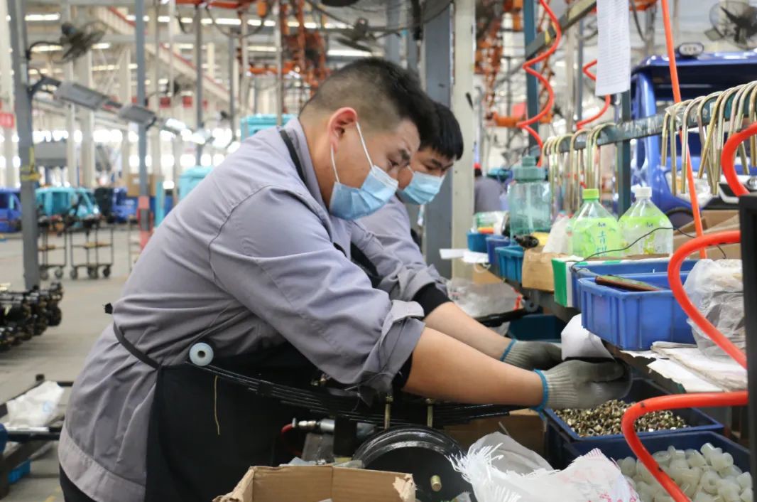 18年电动三轮车能卖多少钱,批发电动三轮车一辆赚多少钱