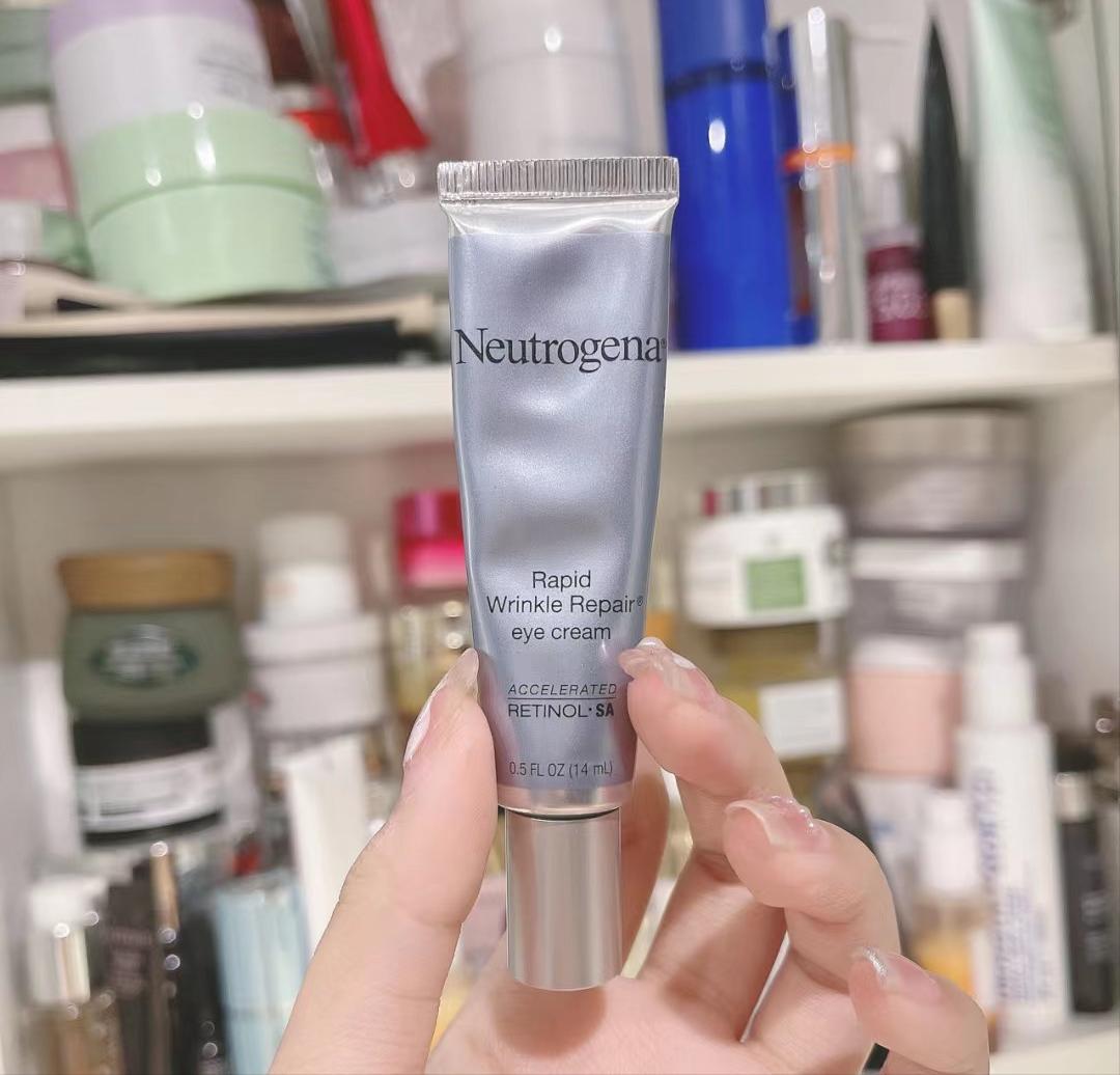 眼霜用多一点有效还是少一点,眼霜到底怎么用比较正确