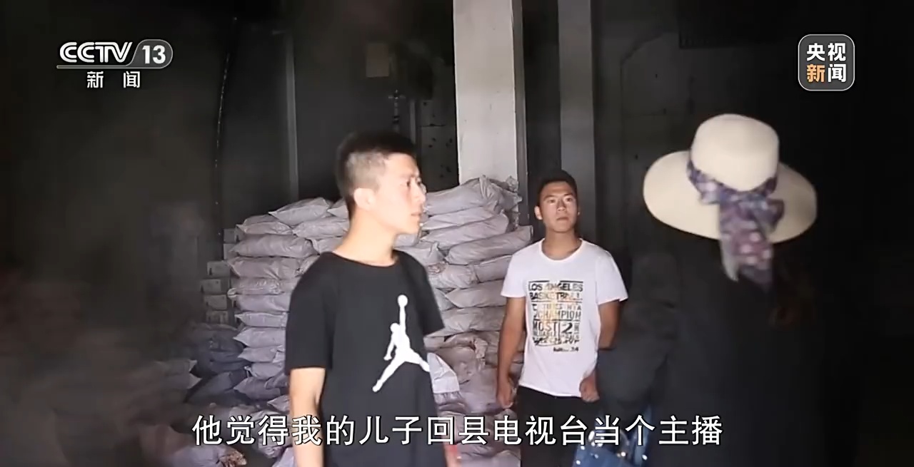 汶川大地震活下来卖樱桃的男孩,2008汶川地震活下来的人