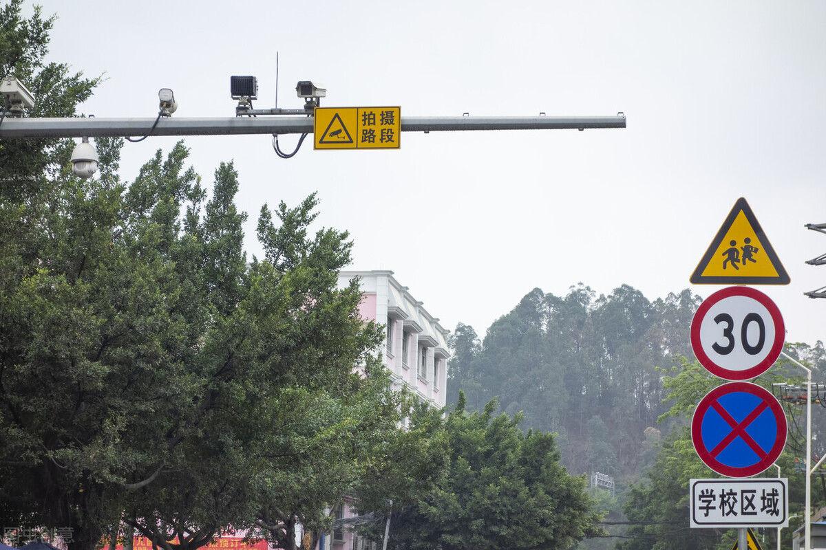 如何避免开车违章？记住这个方法，避免违章