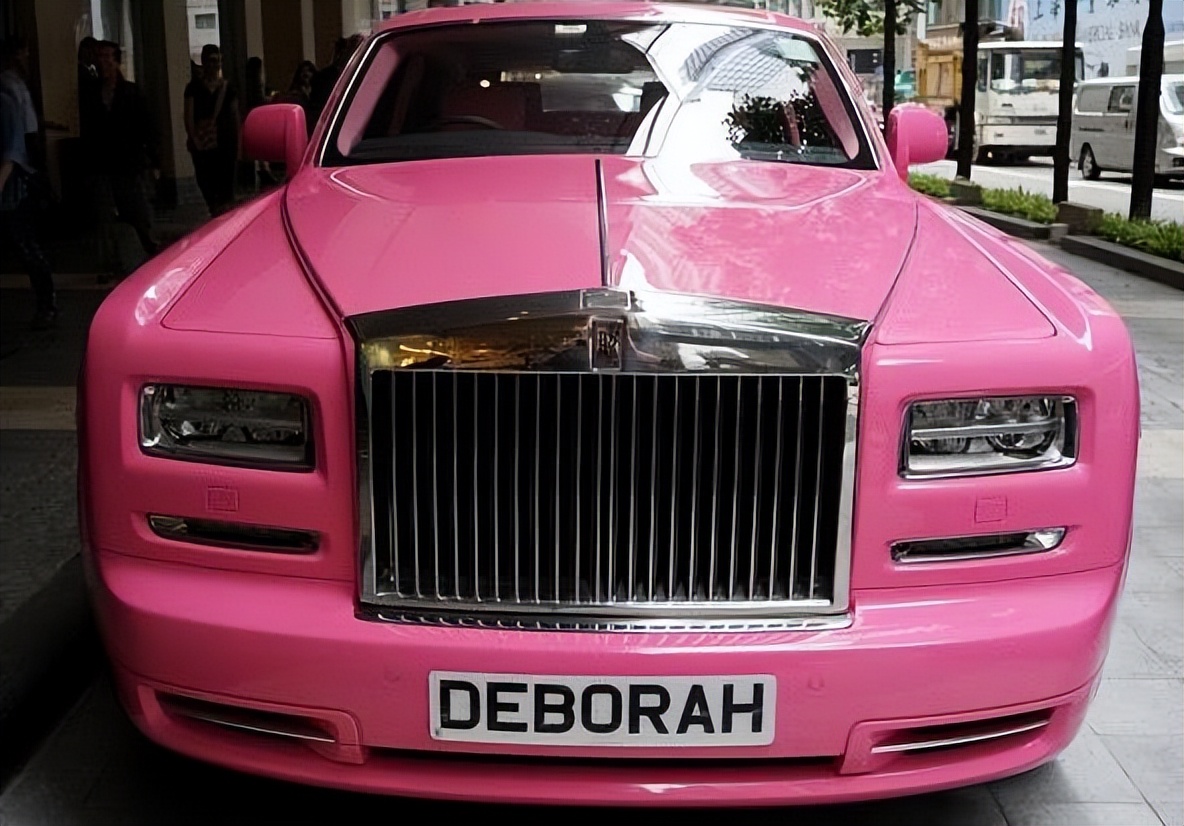 人称“屌丝”土豪，一次性买30台劳斯莱斯，娶墨西哥嫩模为妻