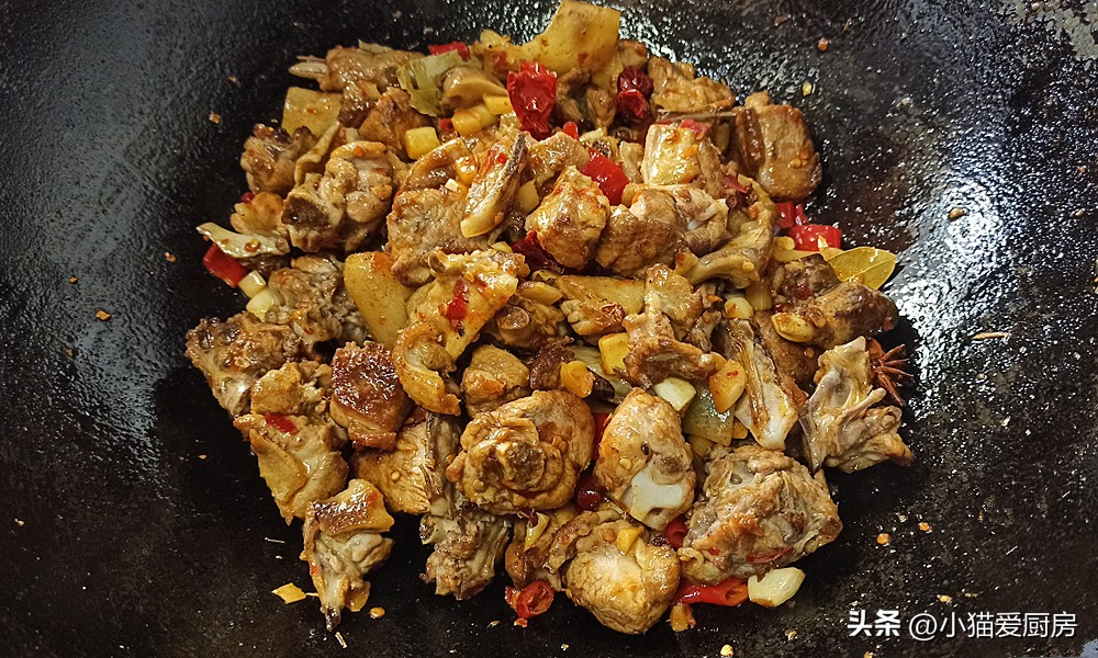 魔芋烧鸭最正宗川味做法,四川魔芋烧鸭的正宗做法