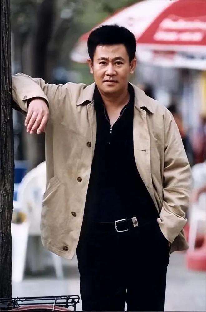 已经退休的12位央视著名主持人,已经退休的12位央视主持人