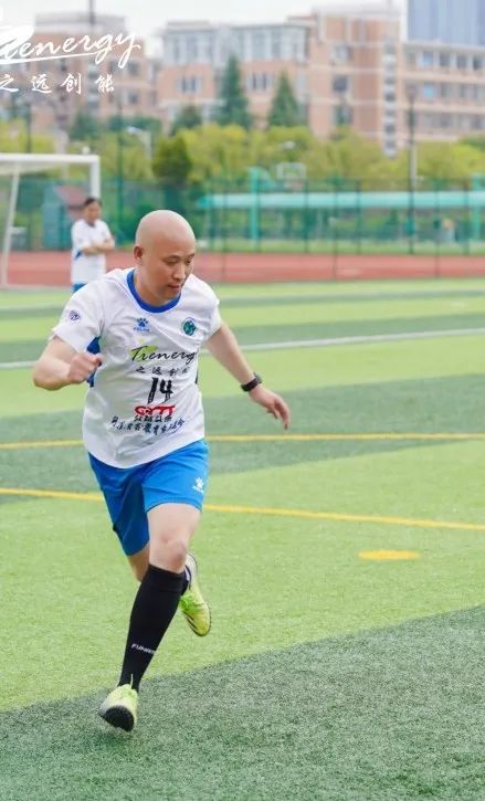 公益足球嘉年华,公益比赛现在开赛