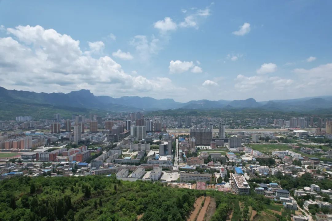 成县，蝶变中的幸福城