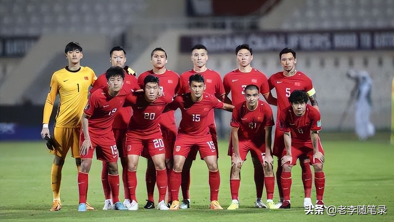 国足0-2阿曼12强赛10战仅获1胜,国足0:2败于阿曼比赛回放
