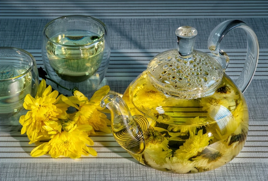 不瞒你说菊花有五类人不宜喝,菊花三种人不宜喝