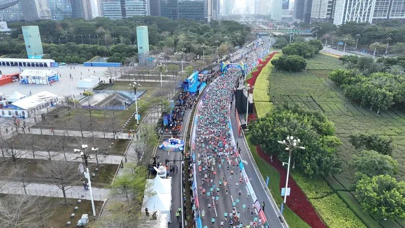 深圳马拉松赛今晨开跑,深圳马拉松开幕式视频