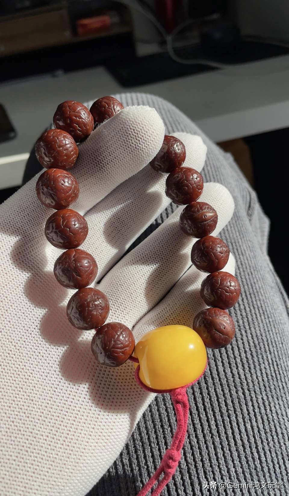 二代蜜蜡的危害,二代的蜜蜡对身体有危害吗