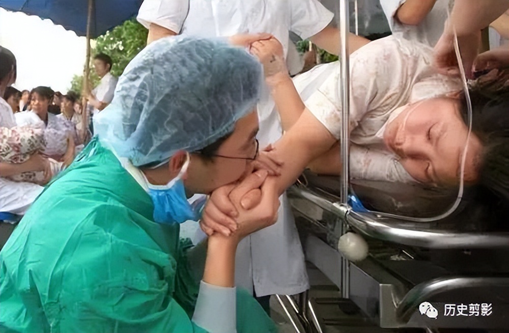 汶川地震十大催人泪下的照片,汶川地震12周年这些照片让人泪目