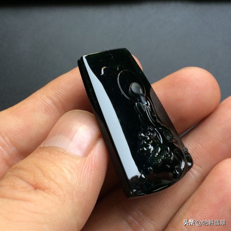 墨绿玉就是墨翠吗,绿到发黑的碧玉