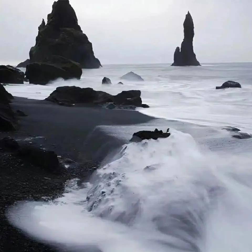 背景图黑色系高级感真人,背景图黑色系高级感人物