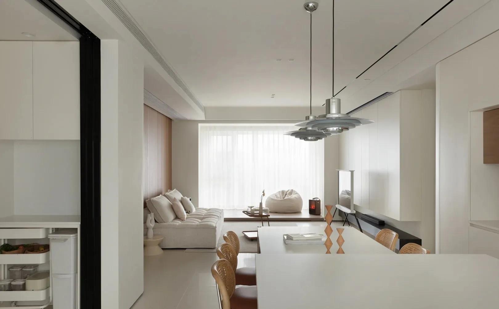 缇庡コ鏅掕嚜瀹剁殑璞畢瑁呬慨,缇庡コ鏅掕嚜瀹剁殑璞崕瑁呬慨