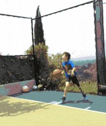 “是小蛇出了轨，还是青蛙劈了腿？”这是现实版的美杜莎？哈哈